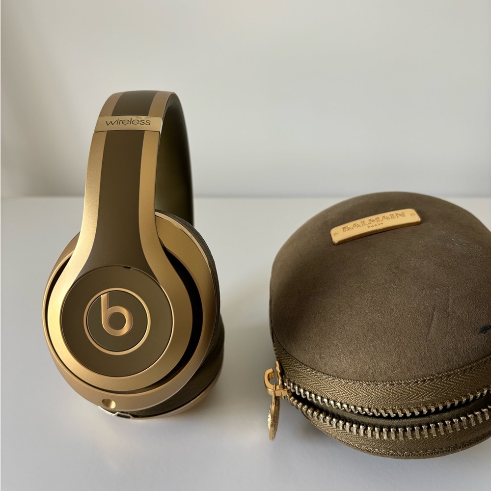 Balmain x Beats by Dre Studio3 Wireless Headphones - Gold and Olive - Picture 7 of 7